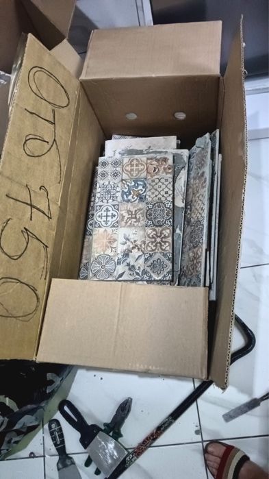 Отдам даром б/у плитку Алматы