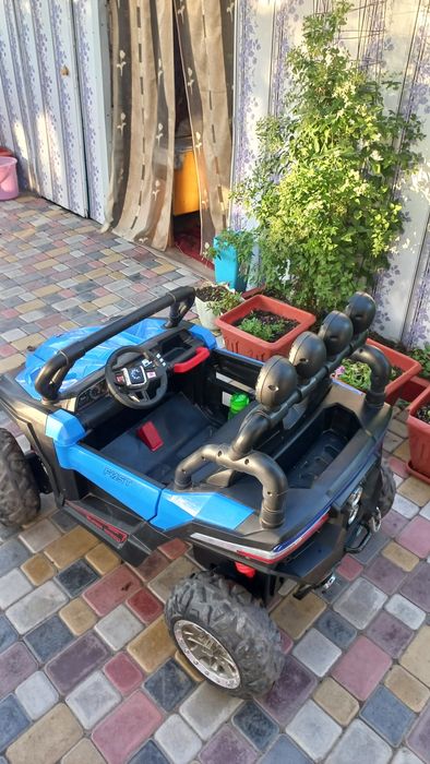 Срочно  продам  машину  детскую