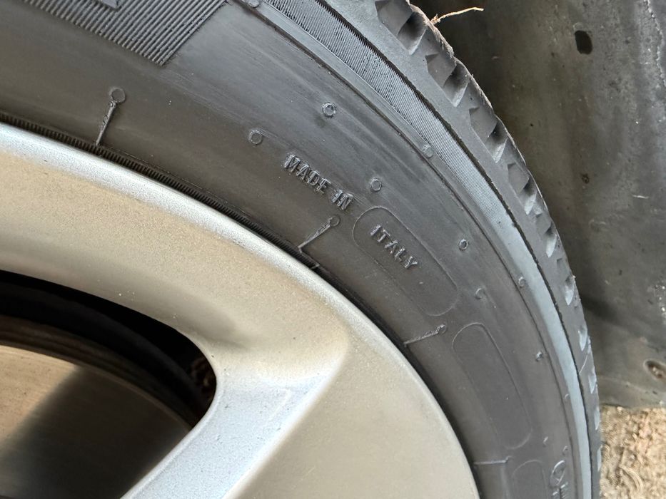 Продавам  4 броя Michelin crossclimate 3