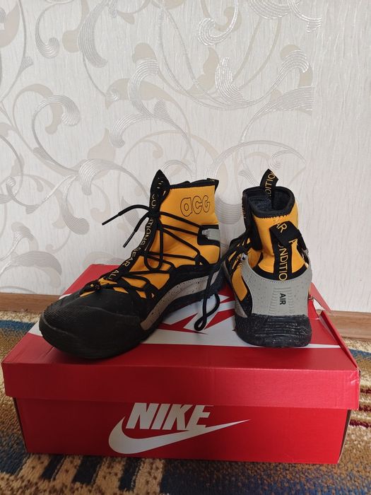 Продам зимние кроссовки 44-45р