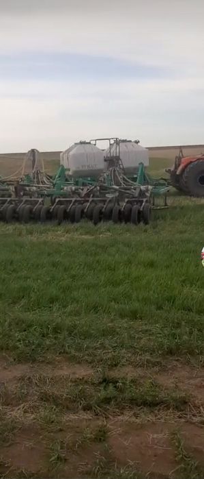 Продам посевной комплекс Кузбасс 12,2