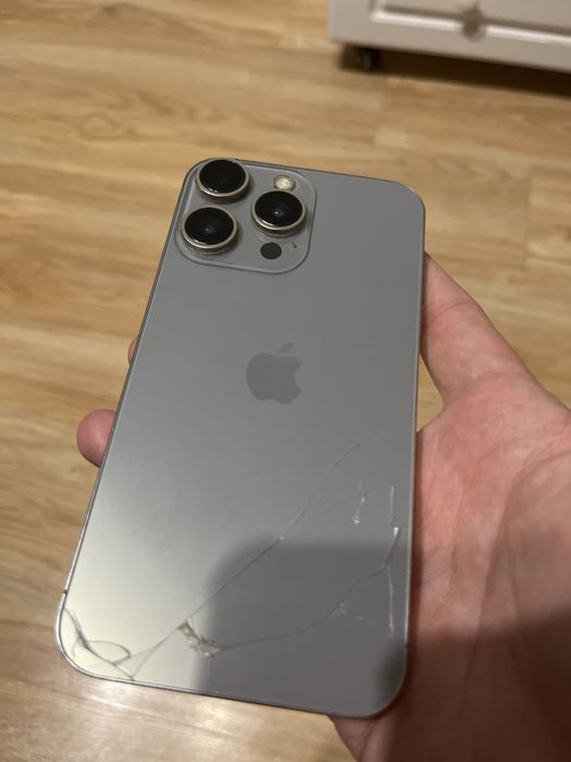 Продам телефон iphone