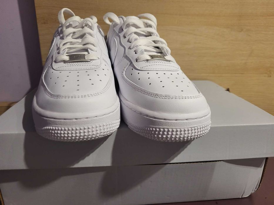 Чисто нови Nike Air Force 1