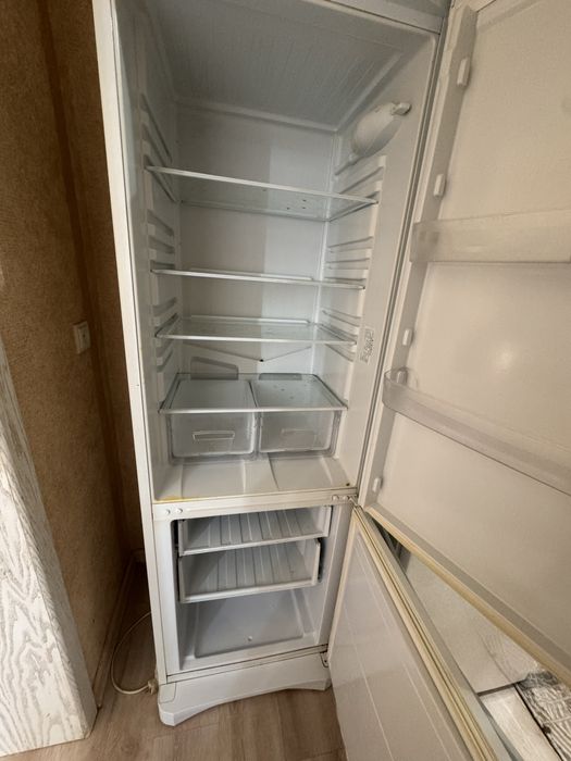 Холодильник Indesit