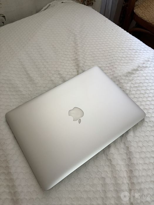 MacBook Pro 13 2015) i5/8GB/120Gb Живая легенда!