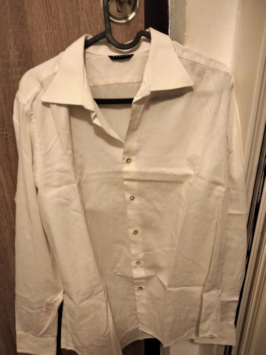 Geacă cămașă 50 lei, pulovăre , cămăși 25 lei,nou totul pentru bărbați