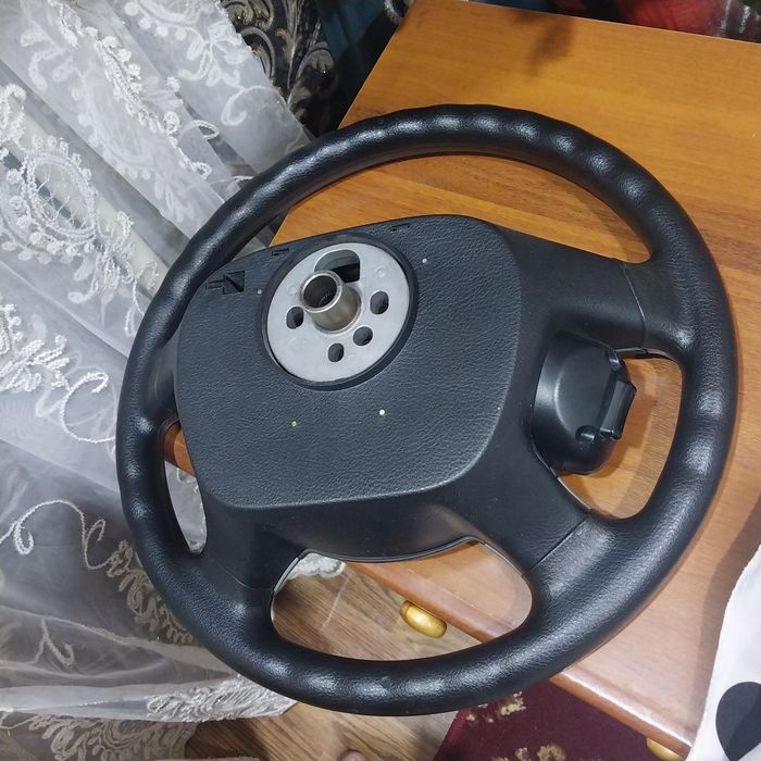 A'lo holatdagi jentrani ruli sotiladi.