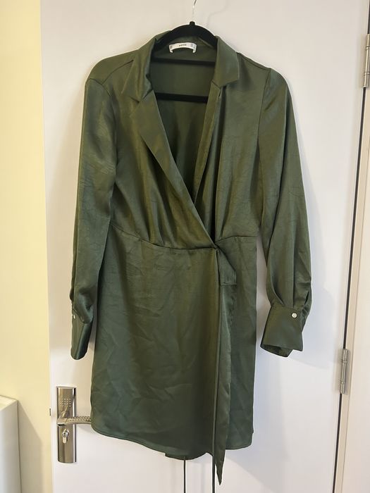 ежедневна и официална рокля сатенена с ръкав зелена Mango