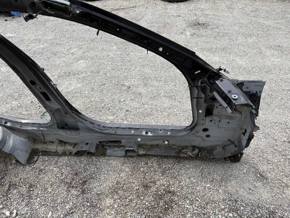 Ляв праг,  Лява колонка , БМВ Ф30 BMW F30