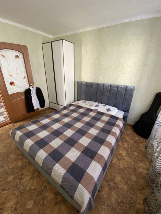 Продам четырехкомнутную квартиру