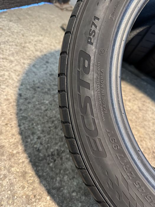 Гуми 245/45/17 KUMHO Ecsta