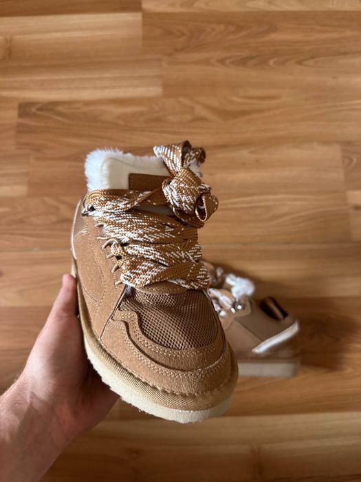 Papuci imblanati cu eticheta (nu Nike, Gucci, Adidas, Balenciaga)