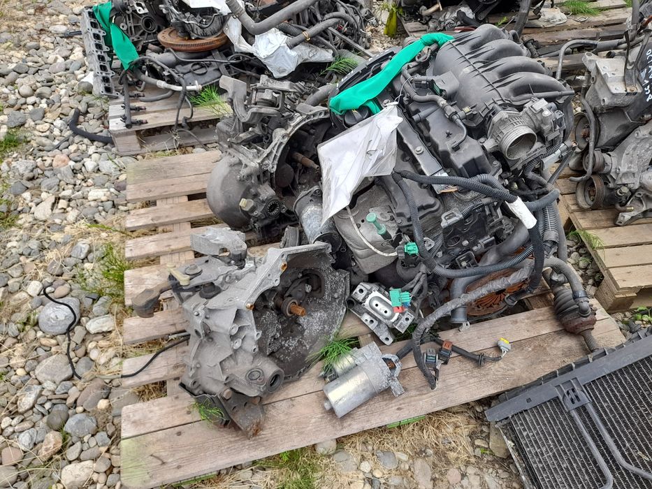motor  cu anexe si cutie clapeta planetare ambreiaj peugeot 207 1.4i