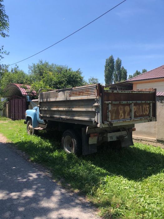 Самосвал газ 53, на полном ходу