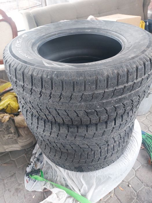 Резина размер 265.65.R17.