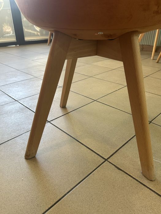 Велурени столове