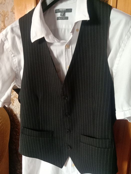 Жилет мужской ..