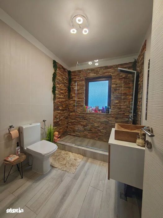 Duplex de vanzare de 140mp , teren 365mp zona : Floresti Narciselor