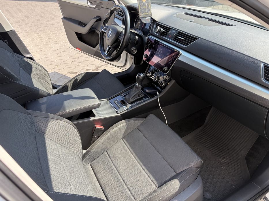 SKODA Superb 2019 — imagine 5