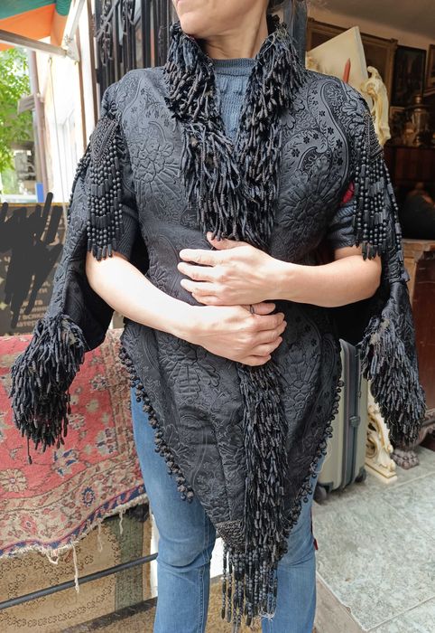 Уникална дамска връхна дреха от началото на 20 век – запазена!