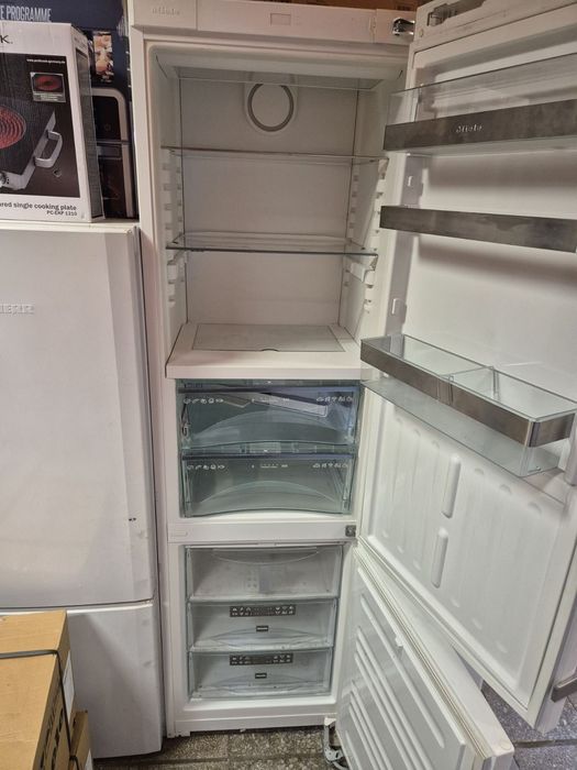 Висок Хладилник с фризер Миеле внос от Германия