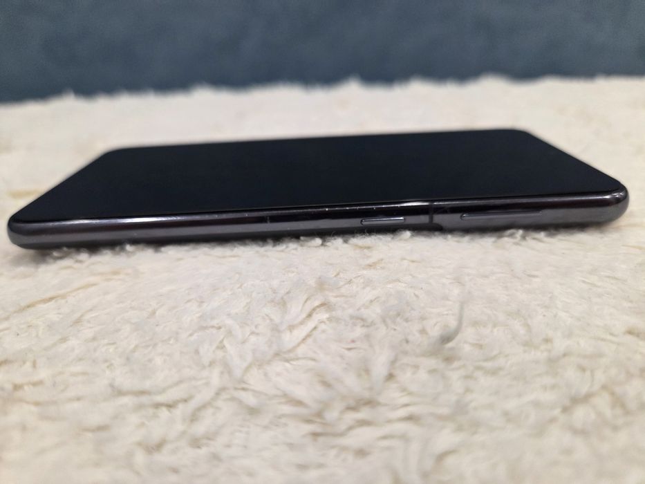 Продам Samsung Galaxy S21
