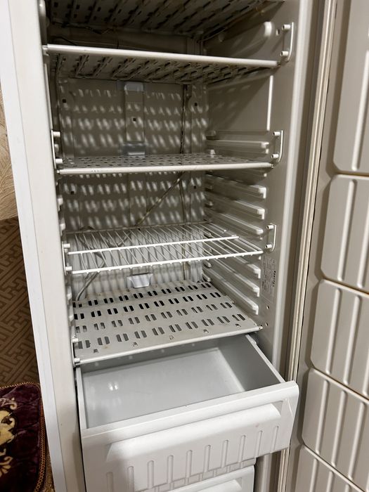 Продам морозильник