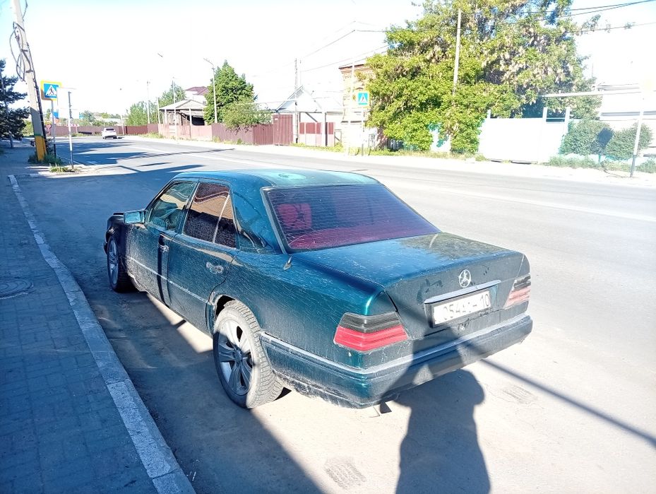 Продам Мерседес 124