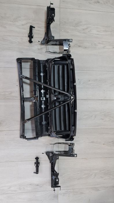 Hota difuzor deflector aer trager suport far spalator BMW 5 f10 f11