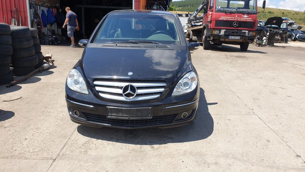 Мерцедес Б-200 на части