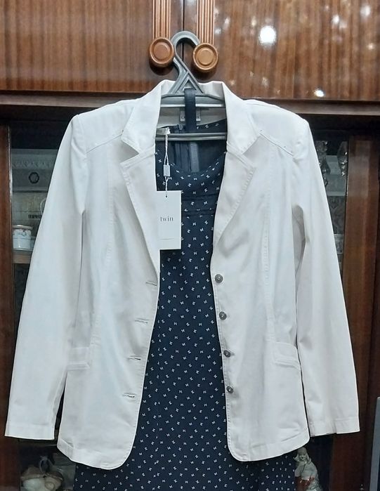 Женский белый пиджак