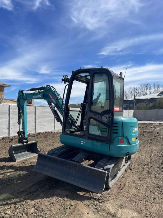 Buldoexcavator/MiniExcavatorDE INCHIRIAT