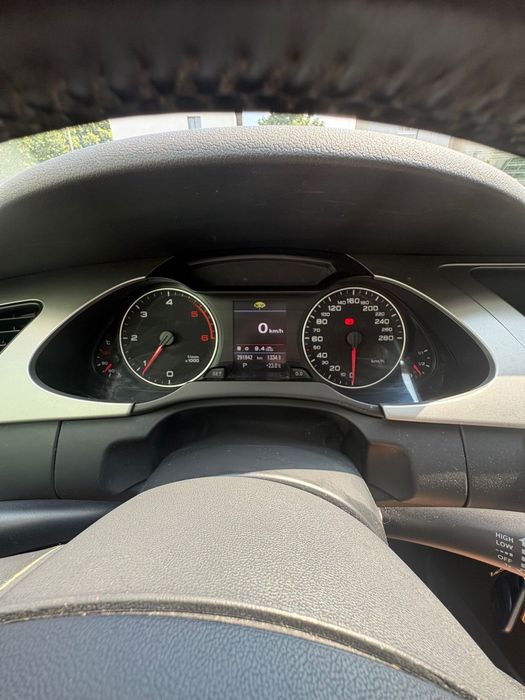 Vand AUDI A4 B8, an 2009, cutie automata 8+1