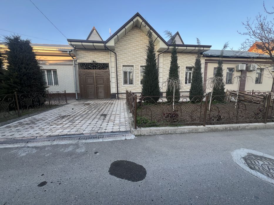 Uchaska sotiladi yun-obot tum batumiskida 3.4 sotix fasad 11*32