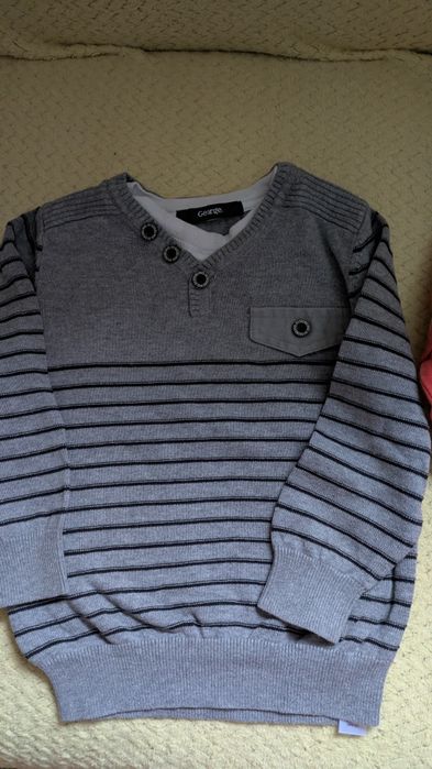 Vand 2 bluzite, baietel, marimea 98