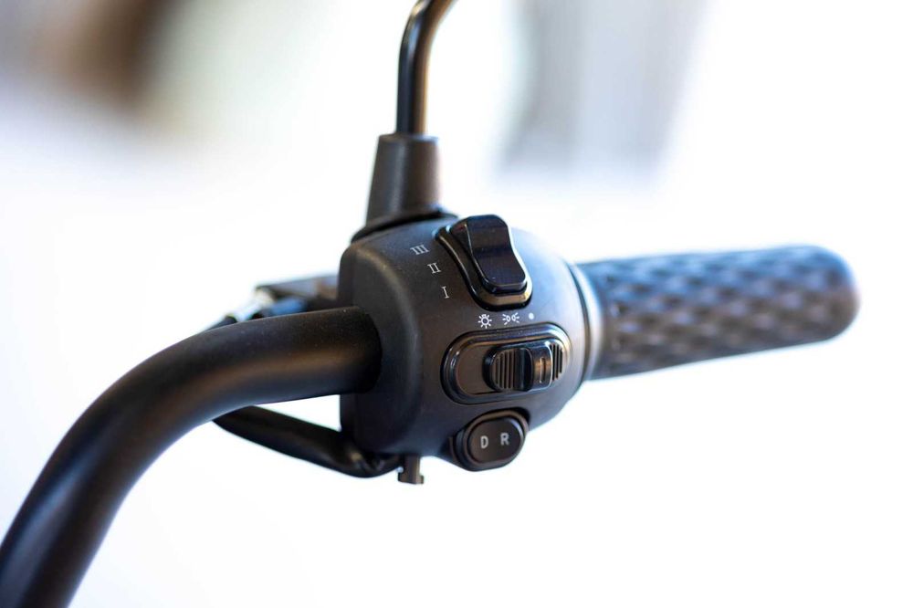 Електрическа триколка скутер HF-ET03 РЕГИСТРАЦИЯ КАТ 2Г ГАРАНЦИЯ