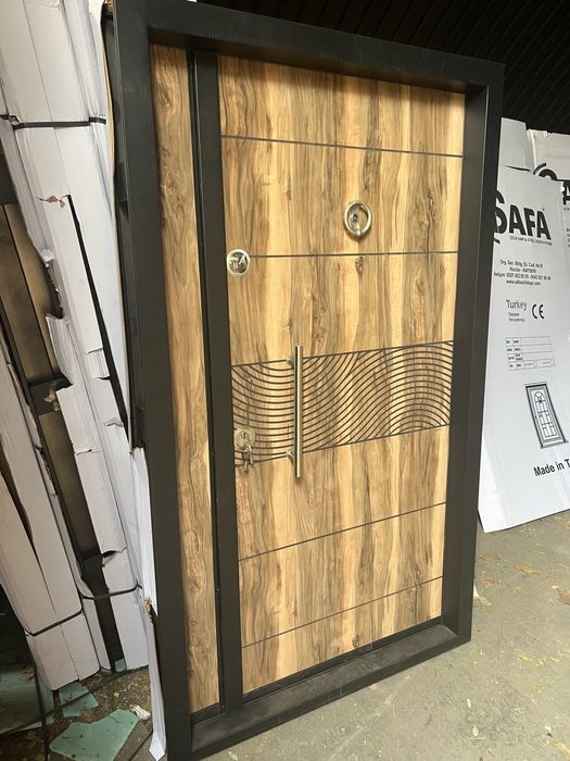 Врата двойно отваряне 200/118см,200/150см.