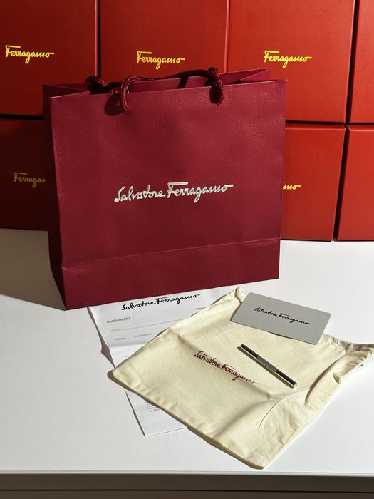 Колан Ferragamo