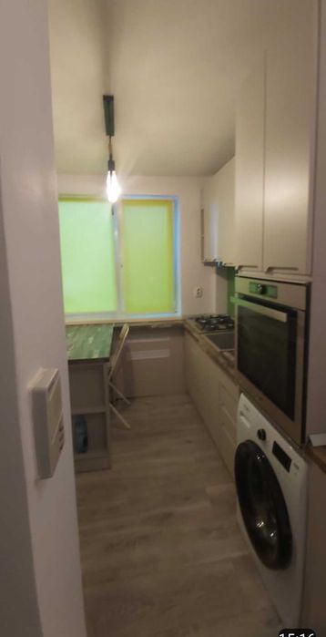 Inchiriez apartament 2 camere cu loc de parcare Piața București.