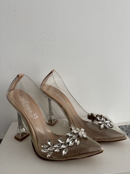 Продавам различни токчета за всяка цена