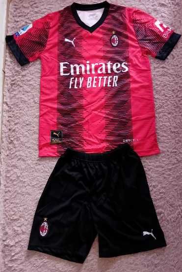 Чисто нов оригинален екип на Милан