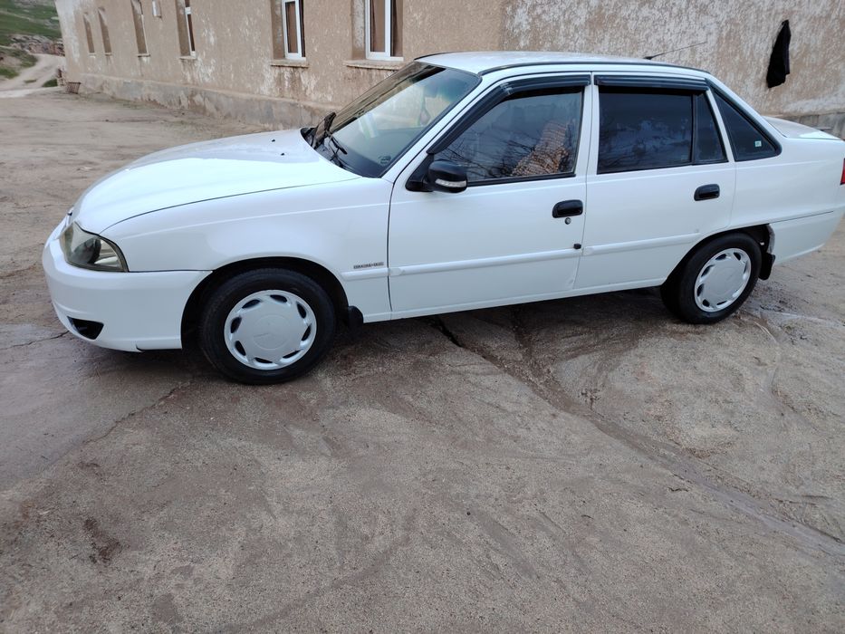 Nexia 2 1,6 srochna sotiladi