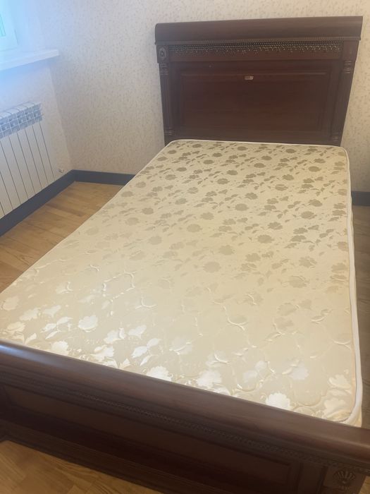 Продам спальный гарнитур