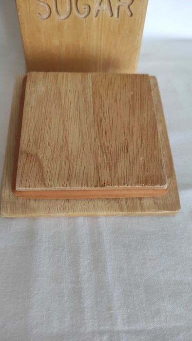 Кутия за захар или друго от масивно дърво