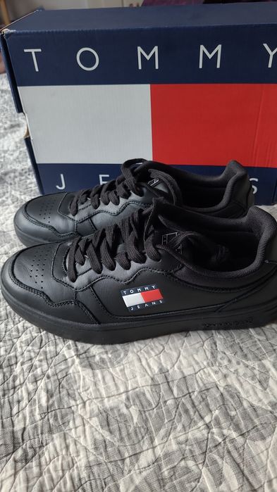 Vând papuci bărbați Tommy Hilfiger