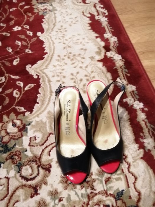 Sandale de piele cu toc