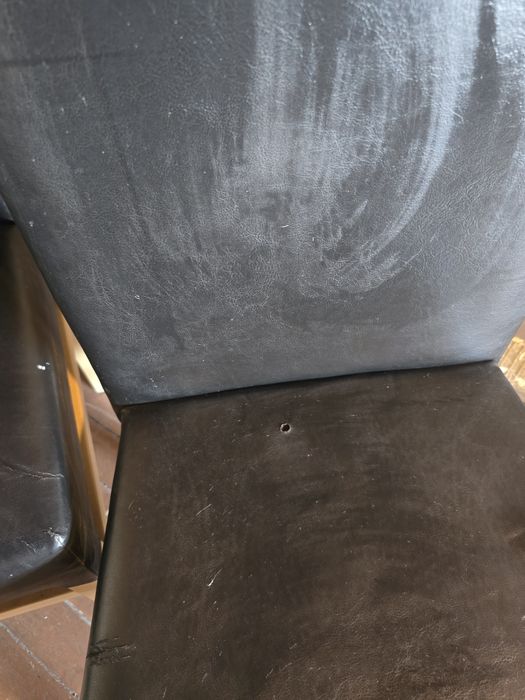 Два броя трапезни стола