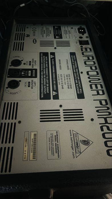 Усилитель и микшер Behringer pmx 2000