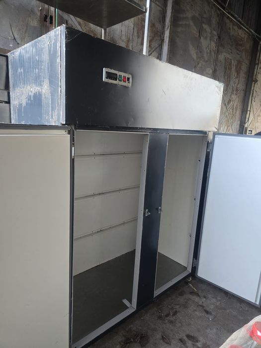 Frigider profesional din inox