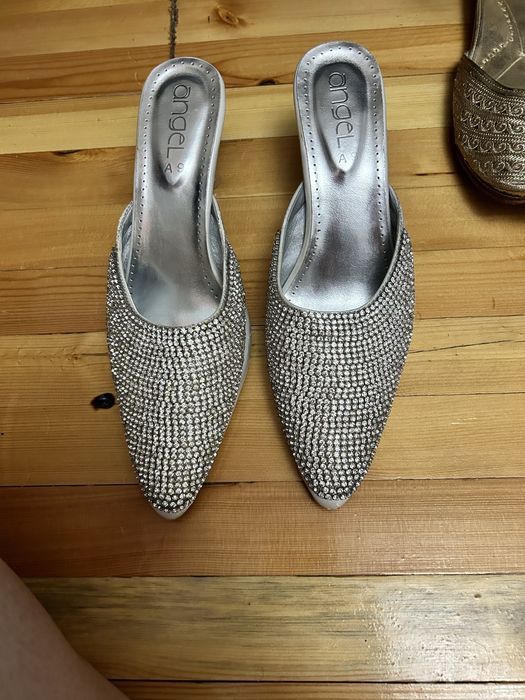 почти новые одевала 1 2 раза продам не дорого